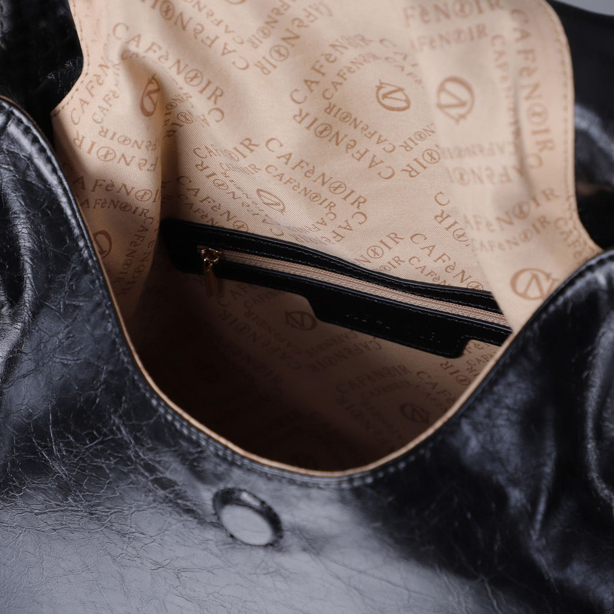 Borsa donna di CafèNoir con effetto pelle lucida e manico metallico YF0910