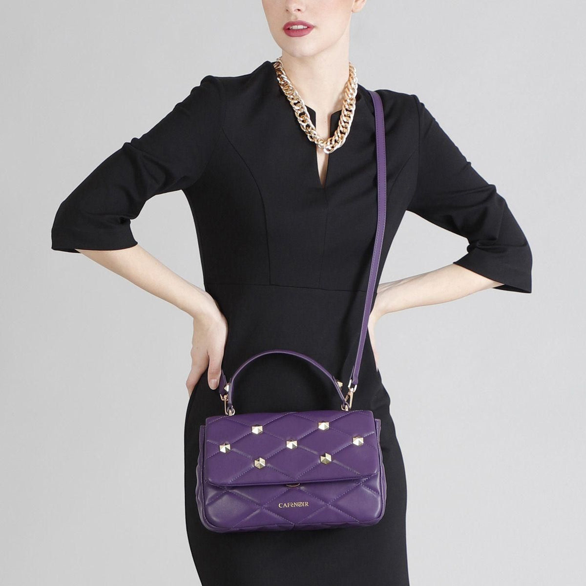 Cafènoir BA0502 Borsa media con pattina trapuntata con borchie esagonali