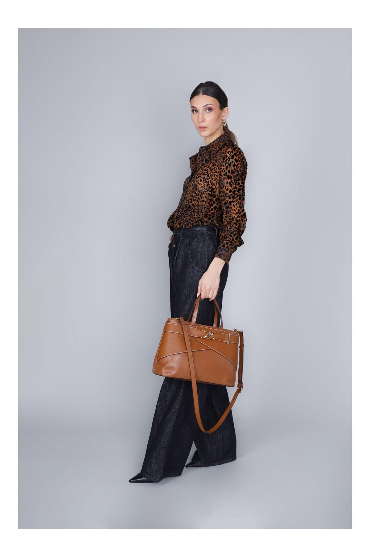 Borsa a mano in similpelle di CafèNoir con un elegante passante WG0918