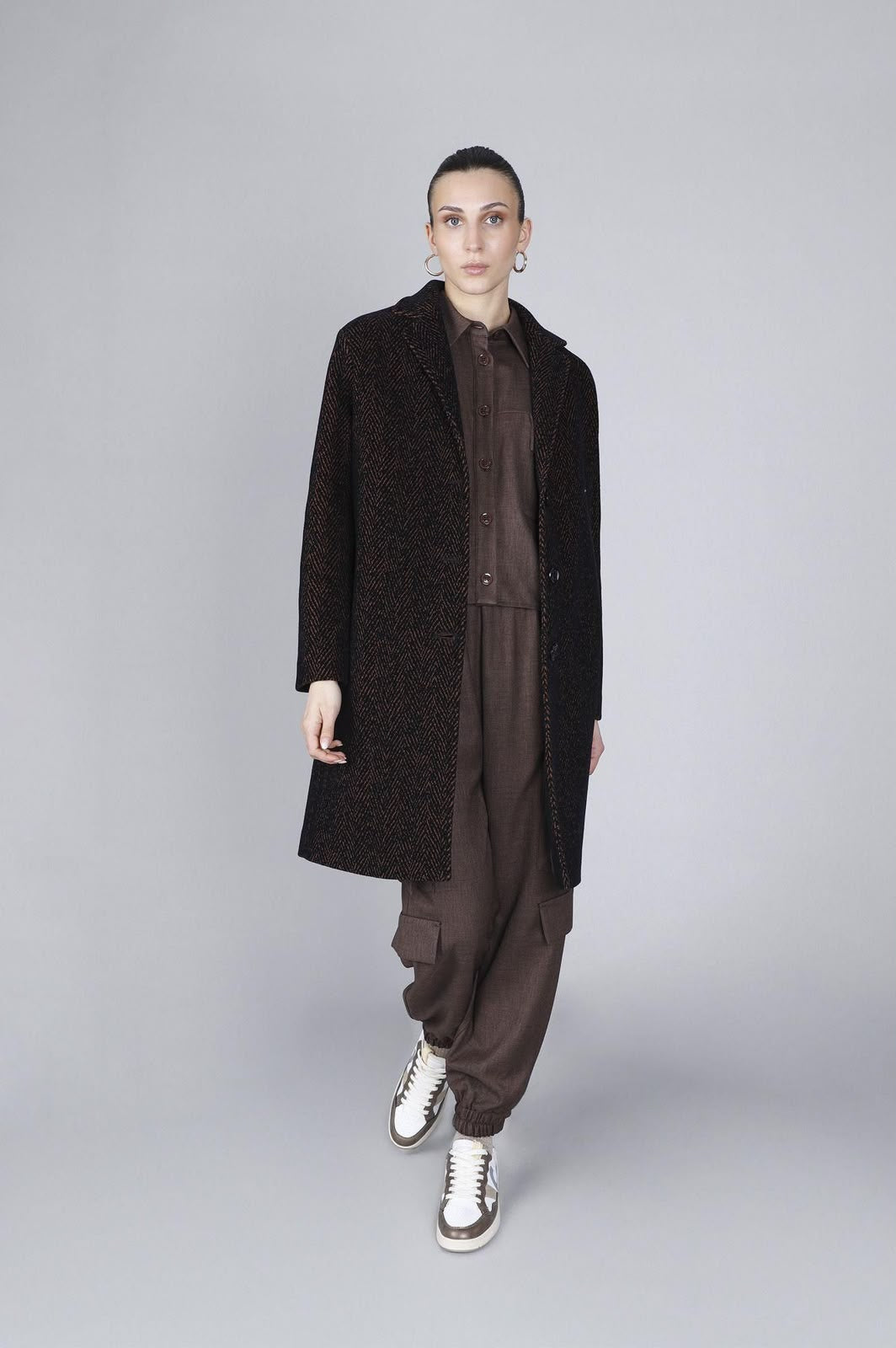 Cappotto monopetto al ginocchio di CafèNoir dalla linea ad ovetto JI0100