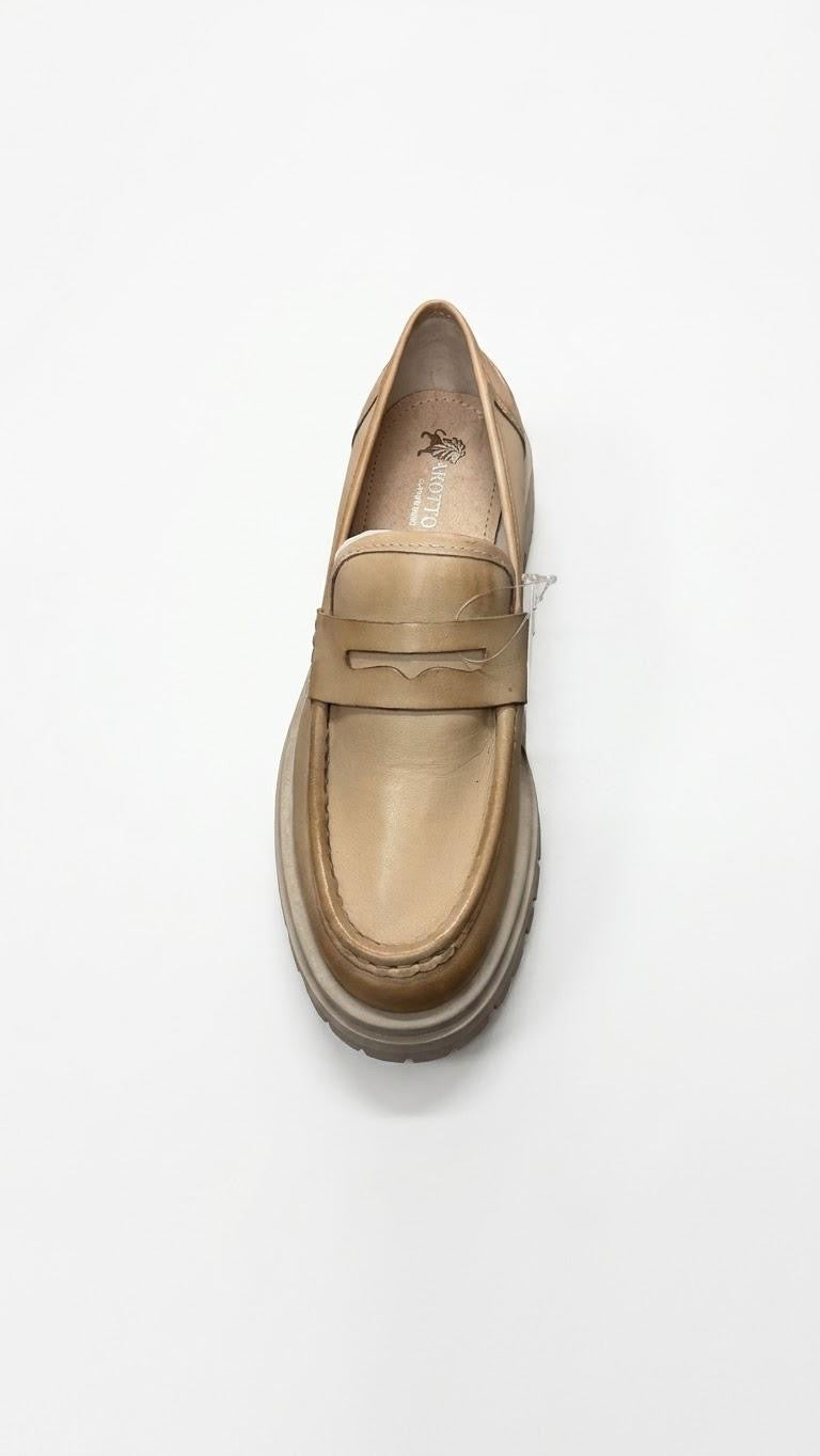Mocassino parrotto in pelle con fondo in gomma
