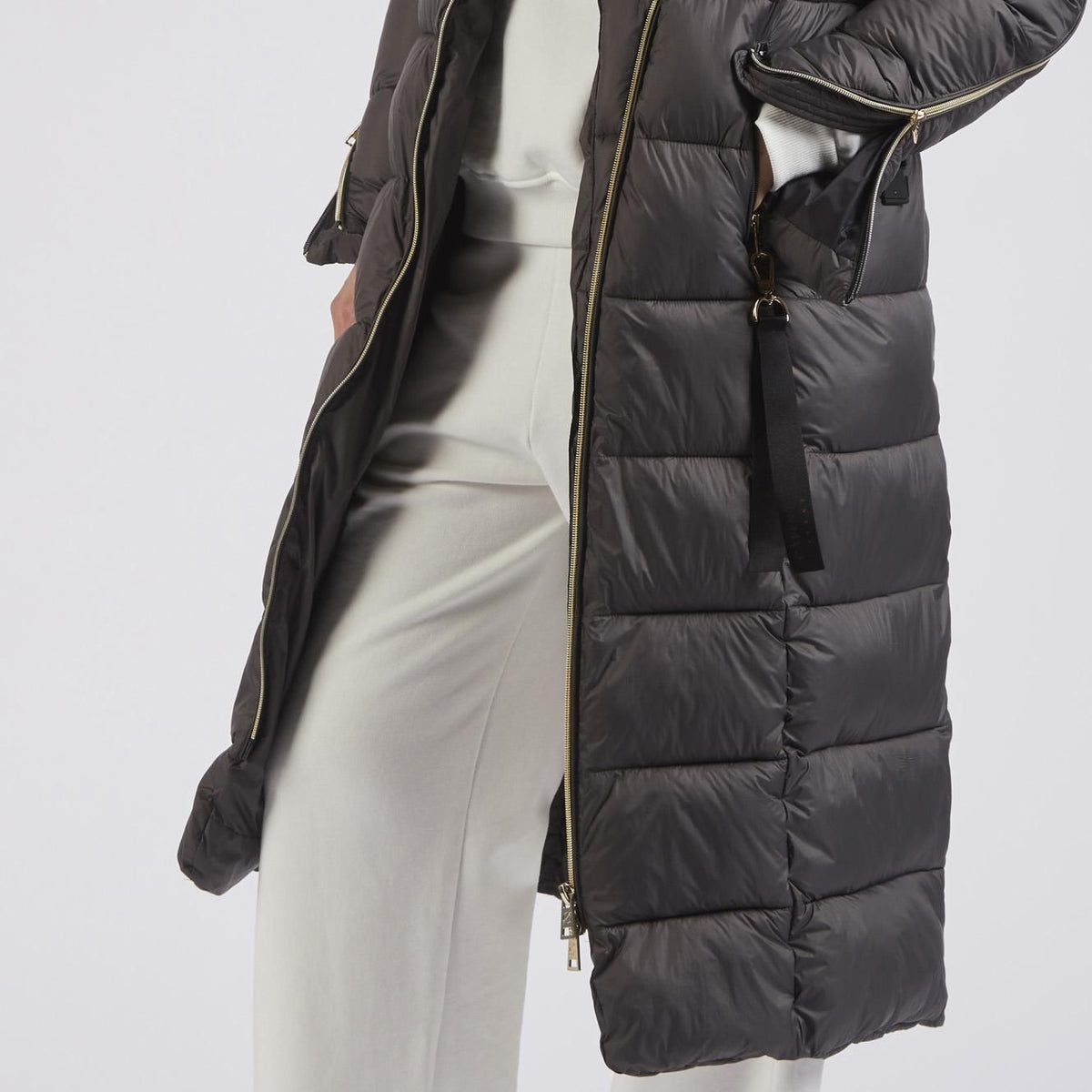 Cafènoir JN0047 Piumino Marrone con cintura elastica trapuntato con caldo ed avvolgente collo