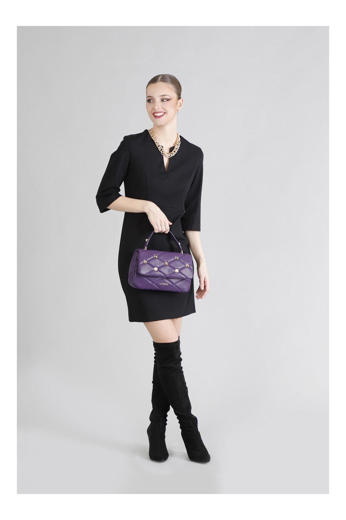 Cafènoir BA0502 Borsa media con pattina trapuntata con borchie esagonali
