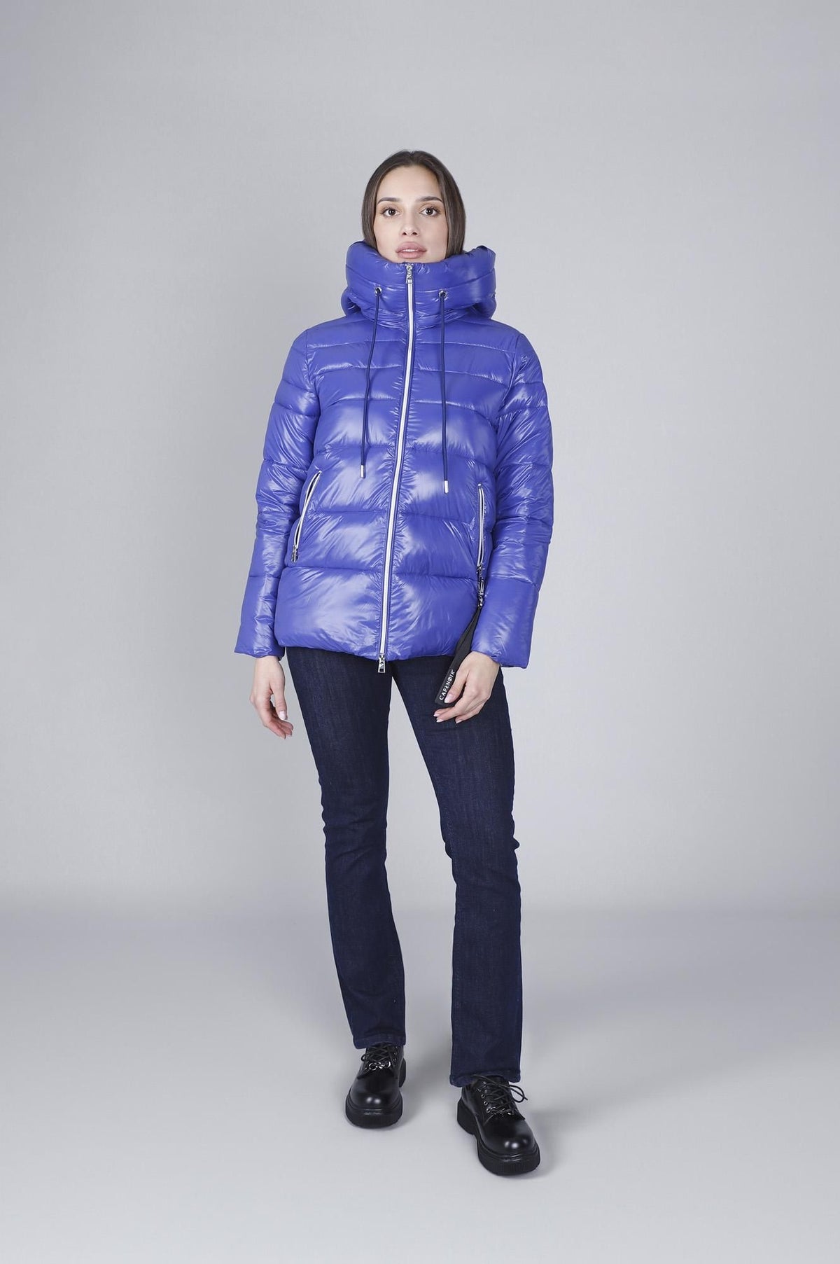 Piumino donna dalla linea svasata con cappuccio di CafèNoir JN0122