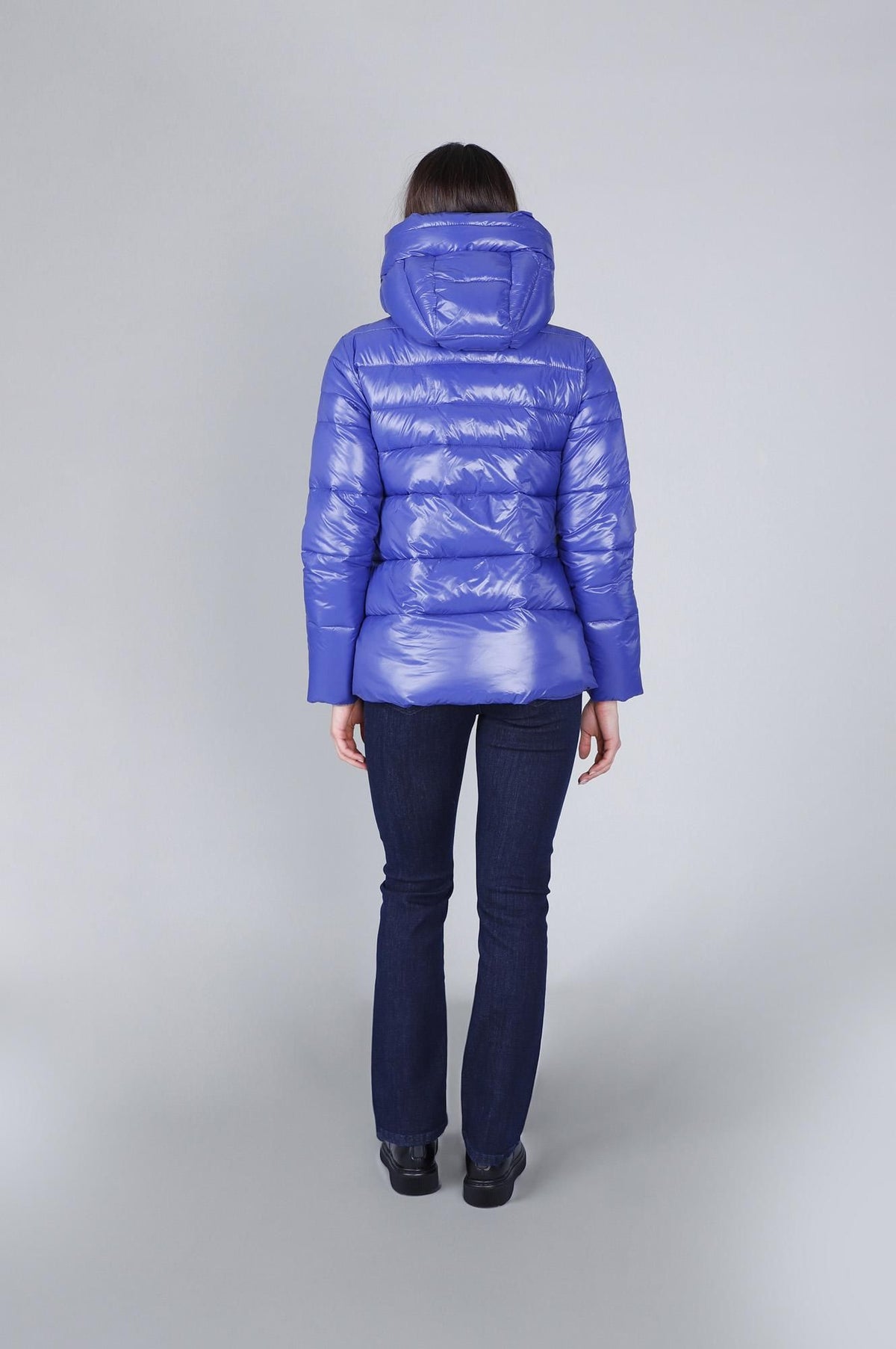Piumino donna dalla linea svasata con cappuccio di CafèNoir JN0122