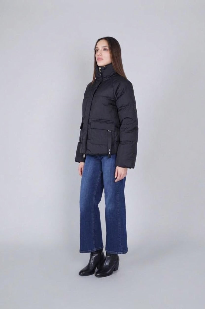 Cappa corta donna imbottita di CafèNoir dal design svasato e dallo stile casual JN0117